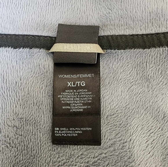 ⭐️ The North Face Zip Fleece - Picture 4 of 5